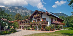 Гостиница Ferienwohnungen Auhaus  Бад-Райхенхалль